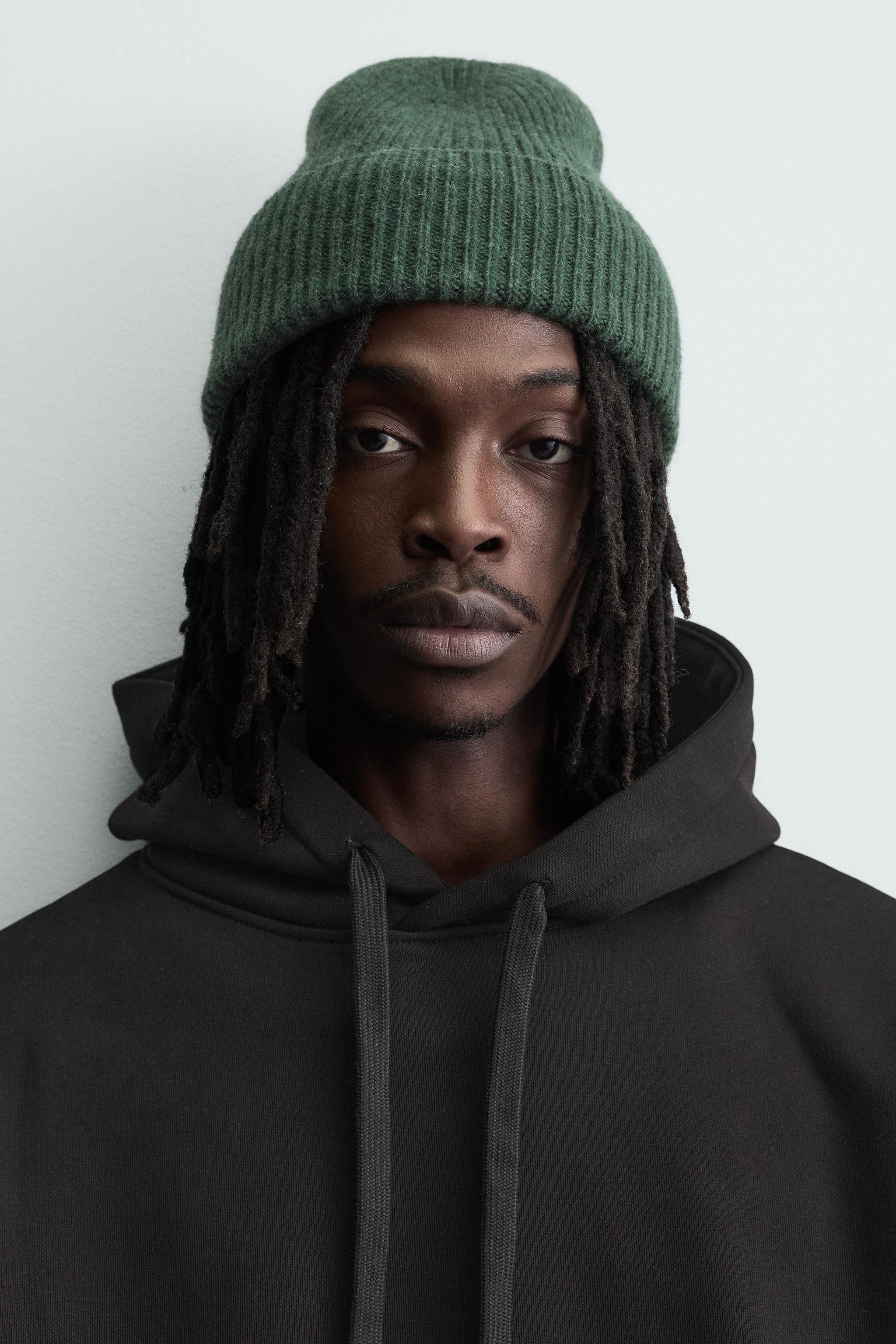 TEXTURED HOODIE SWEATSHIRT